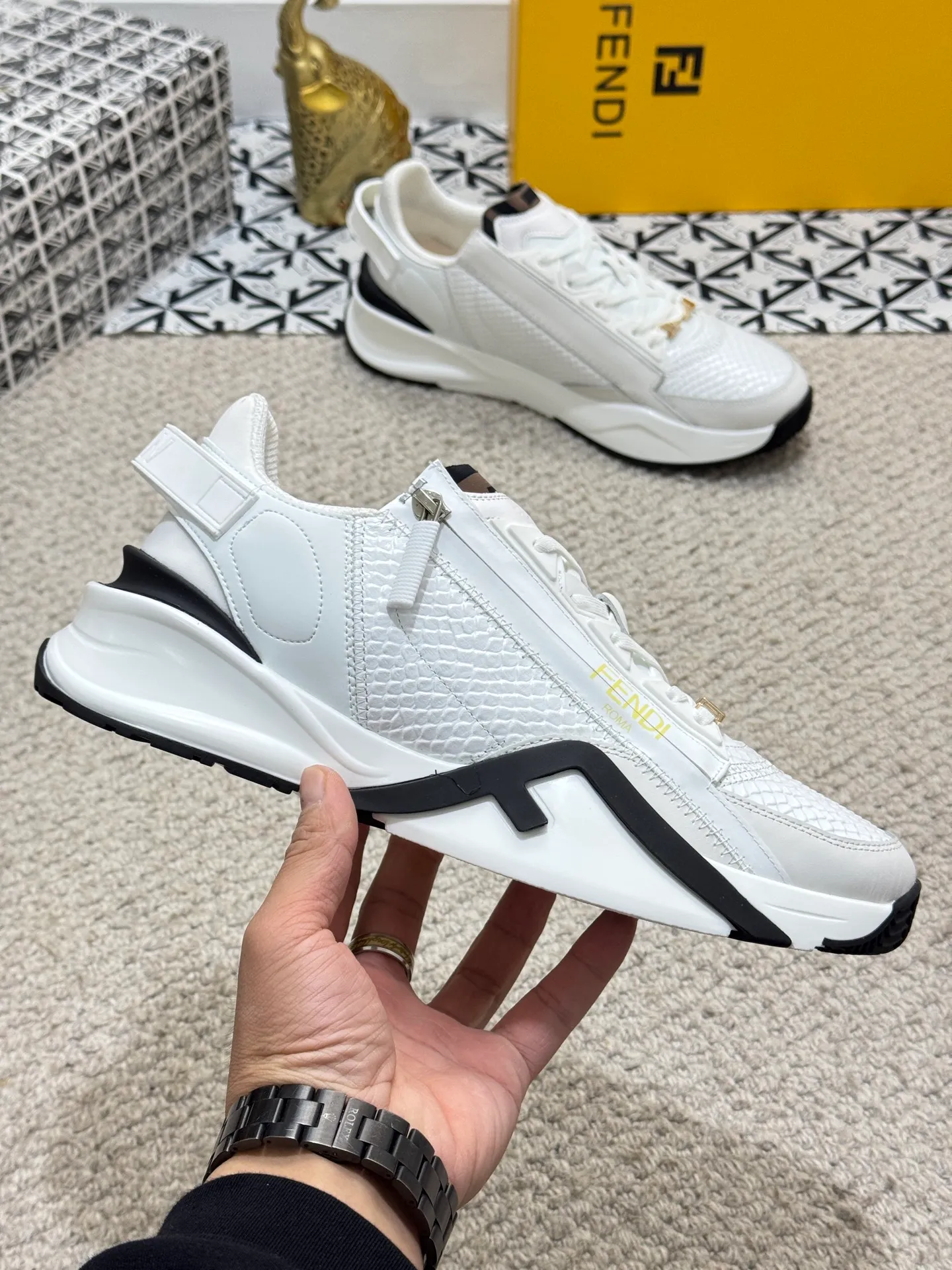 Men's men's shoes 💰520 [New style] 🦥🦥 Original quality - Fendi ◾️▫️F D🆕 Spring and summer new men's slip-on sneakers, with elastic straps, side zippers, and corrugated soles engraved with F. Embossed Fendi Flow lettering on the heel. Mixed material of high-tech fabric and black suede. FF graphic tongue. Ultra-light and wear-resistant EVA sole. Size: 38-44 (45 customized